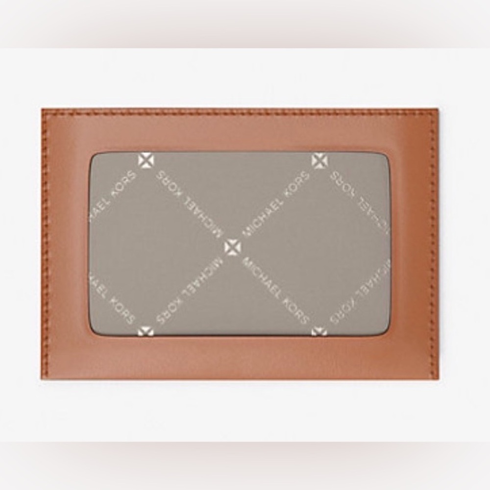 Michael Kors Jet Set Medium Signature Logo 2-in-1 Wallet | Vanilla - Picture 6 of 8